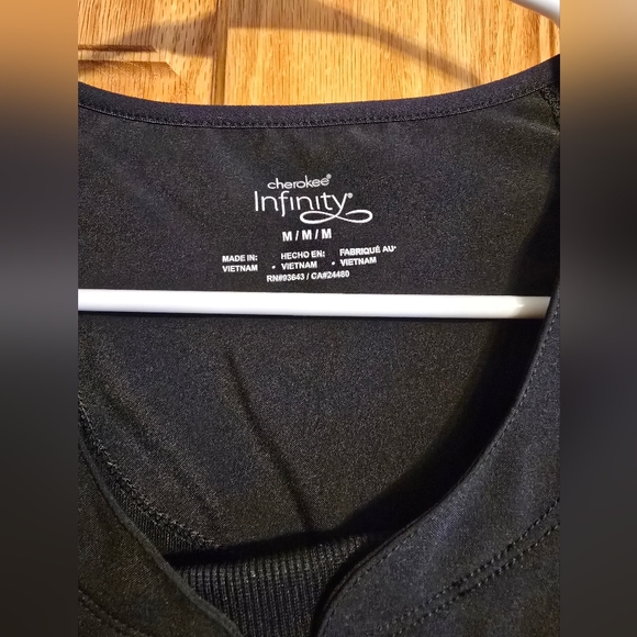 Cherokee infinity scrub top, size medium, black - Picture 2 of 7